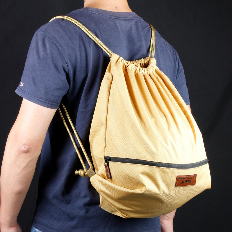 Mochila Impermeável Com Cordão Para Capacete De Moto